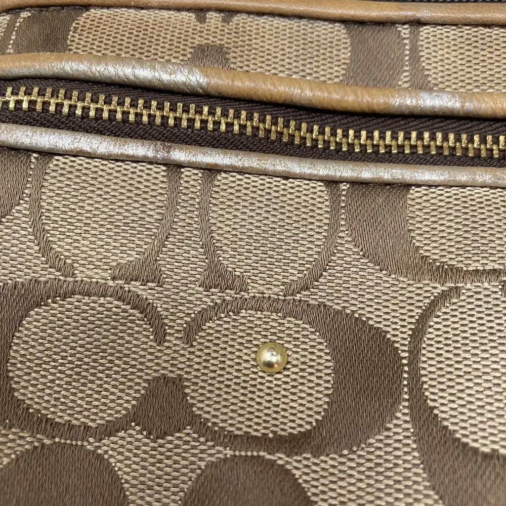 Coach Signature Daisy Clutch 8x6 Brown C Canvas Wristlet